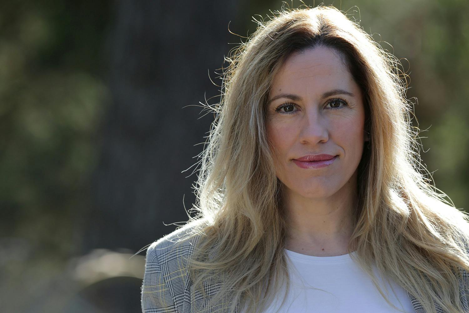 1923858674 Porträtt i motljus